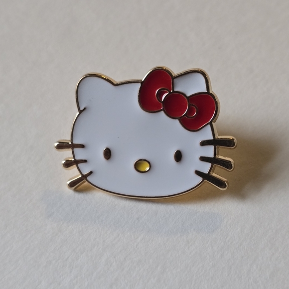 Hello Kitty Face Pin - Picture 1 of 3